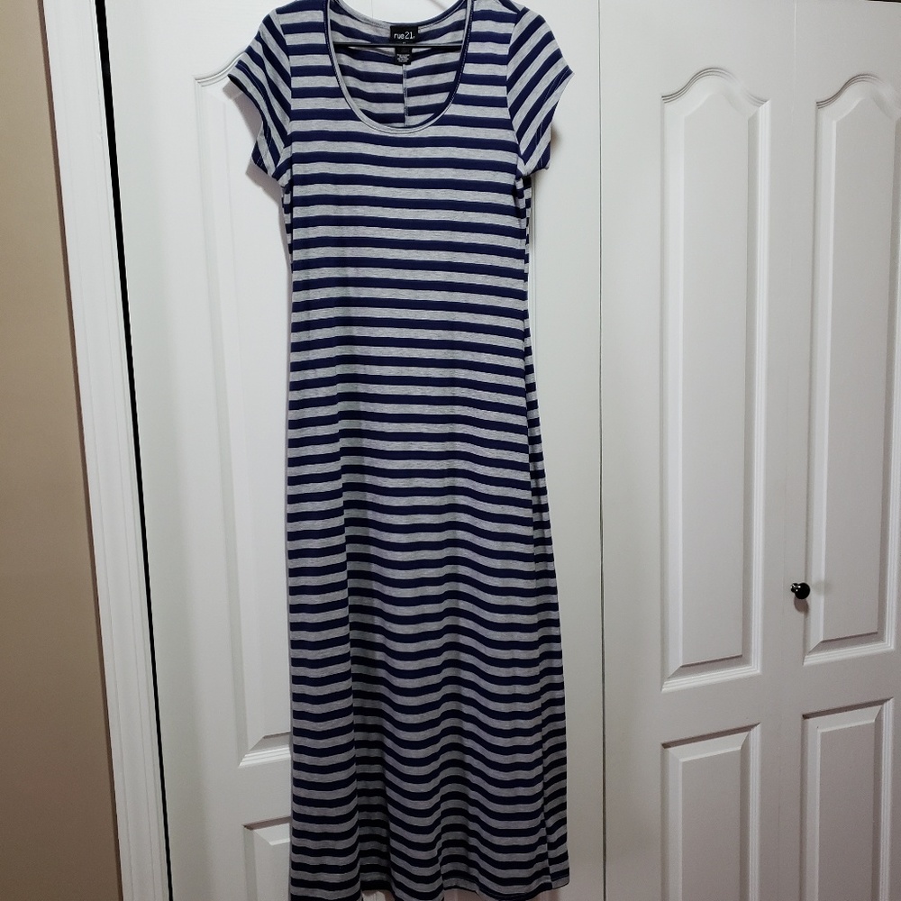 Rue21 maxi dress short sleeve